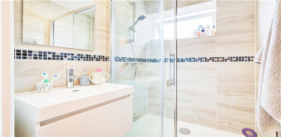 			3 Bedroom, 1 bath, 1 reception Apartment			 Mill Lane, WEST HAMPSTEAD